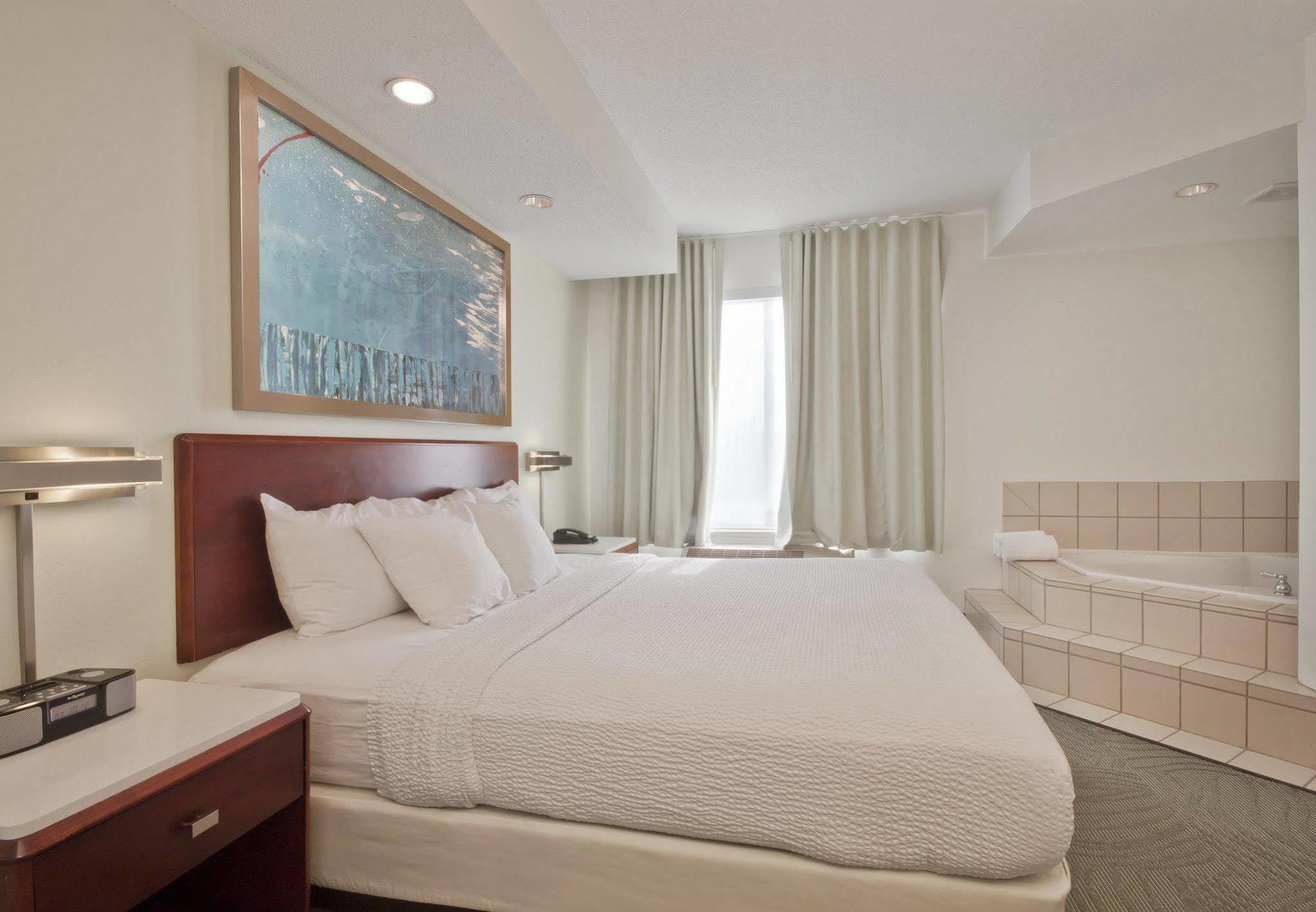 สปริงฮิลล์ สวีท แกรนด์แรพิดส์ นอร์ท Hotel ภายนอก รูปภาพ